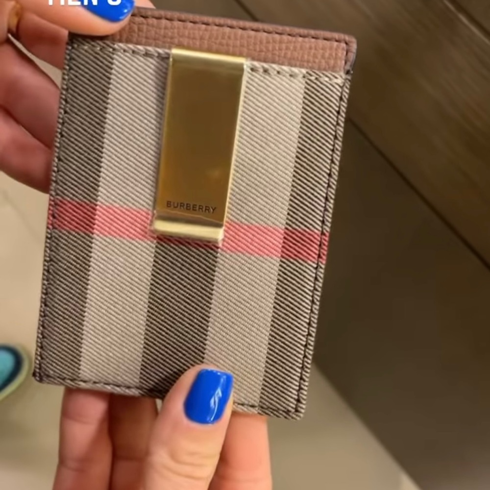 SOLD on I.G. Shopperluxofficial- Burberry Card Holder